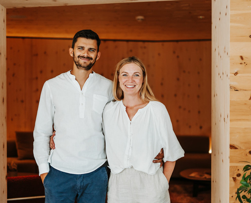 Die glücklichen Gewinner, Stephan und Evelin Mühlmann, betreiben außer dem Hotel auch einen Bauernhof.