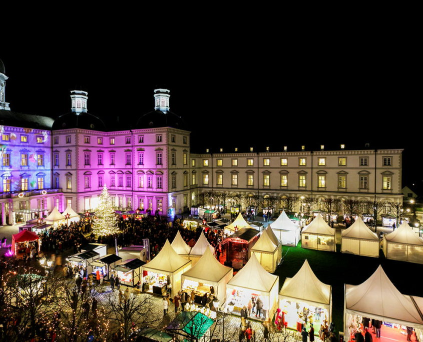 Ein lebendiges Wintermärchen: der Weihnachtsmarkt in Schloss Bensberg