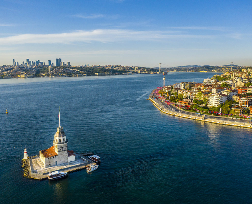 Der Maiden’s Tower – ein kleines Bollwerk zwischen Alt & Neu