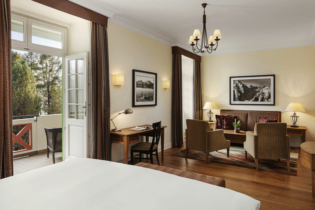 Grand Deluxe Room mit Blick ins Tal