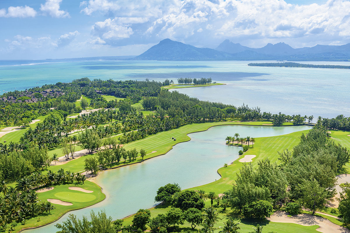 (c)-Beachcomber-Resorts-&-Hotels. Zwischen Berg und Meer: Golfplatz des Paradis Beachcomber Golf Resort & Spa