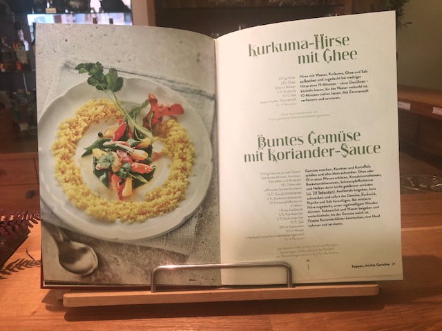 Gibt’s im Shop: das hoteleigene Ayurveda Kochbuch