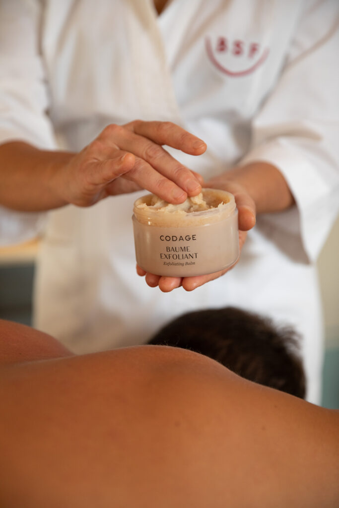 Spa-Treatment für seidenweiche Haut
Auf dem Weg zur Tiefenentspannung