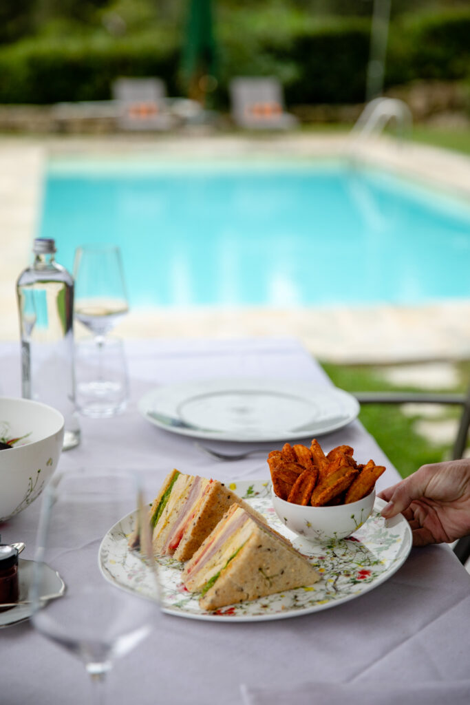 Köstliches Finger Food am Pool
Immer willkommen: Holzofen-Pizza