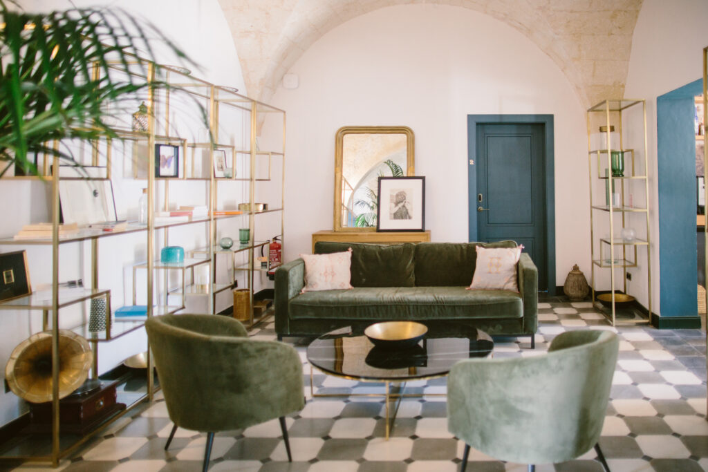 Stylisches Interieur im Salon des Santa Ponsa