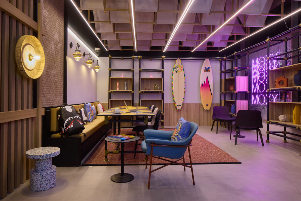 Chillen und Relaxen in der Lobby des Moxy Nice
