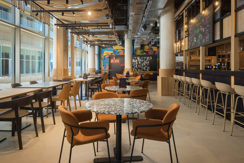 Zu jeder Tageszeit offen: Das Restaurant The Now