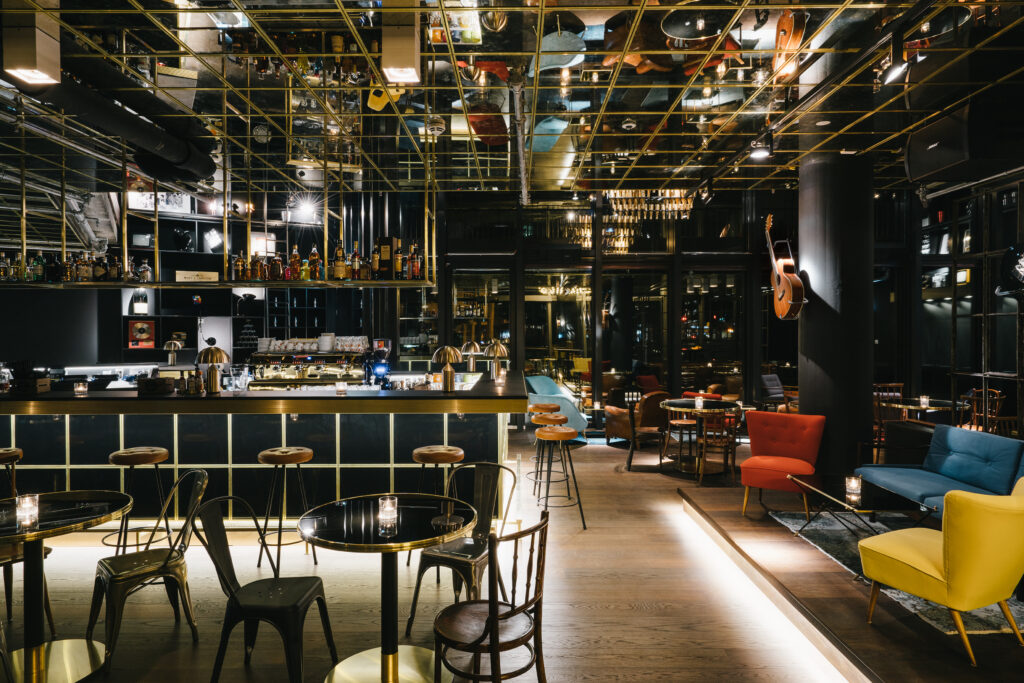 Auch bei Münchnern sehr beliebt: die Bar des Ruby Lilly 